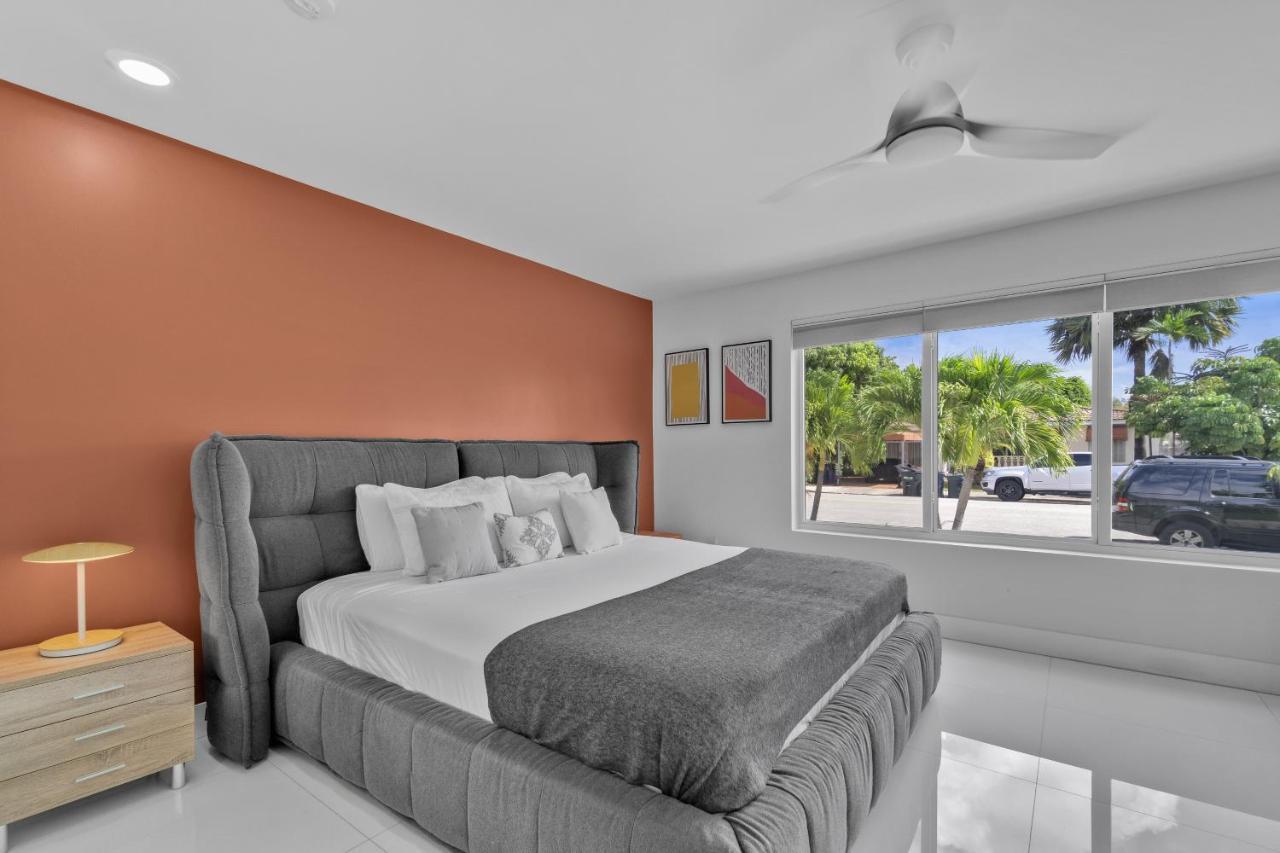 Apartamento Luxury House 4 Beds Heated Pool W Jaccuzzi North Bay Village Exterior foto