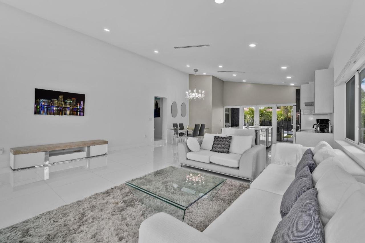 Apartamento Luxury House 4 Beds Heated Pool W Jaccuzzi North Bay Village Exterior foto
