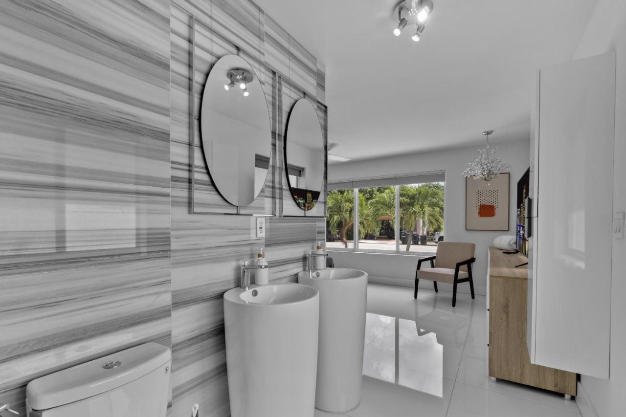 Apartamento Luxury House 4 Beds Heated Pool W Jaccuzzi North Bay Village Exterior foto