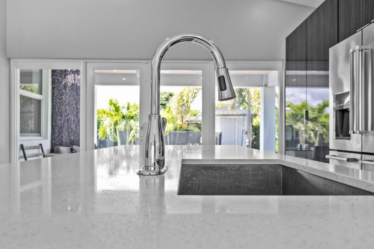 Apartamento Luxury House 4 Beds Heated Pool W Jaccuzzi North Bay Village Exterior foto