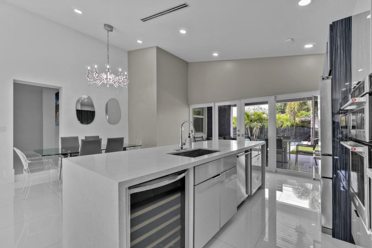 Apartamento Luxury House 4 Beds Heated Pool W Jaccuzzi North Bay Village Exterior foto